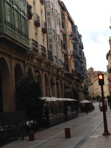 Restaurants, Shops & Flats Restaurantes, Tiendas y Apartamentos 